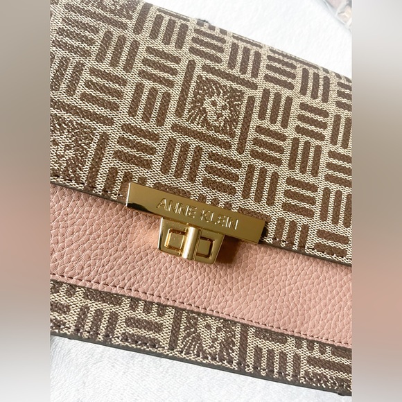 Anne Klein purse and wristlet 2pc - Picture 4 of 4